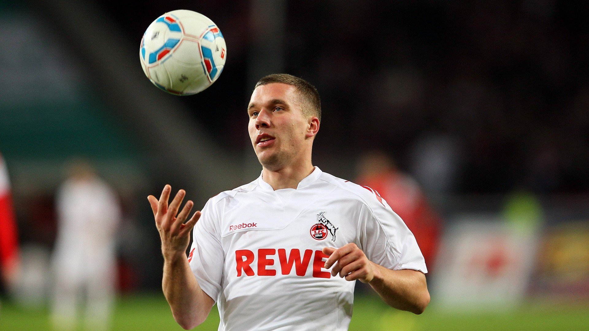 哈兰德连续十二场比赛得分超过惊险取胜，TL挑战极限！